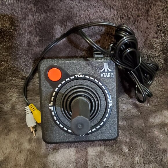 Atari 2600 Joystick 10-in-1 Plug N Play TV Video Game JAKKS Pacific Works - Picture 7 of 13